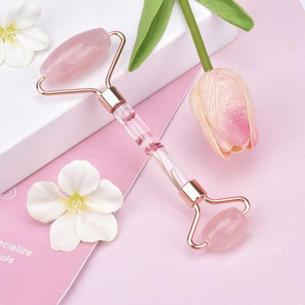 የፊት ውበት መጠበቂያ እና ማሳጅ for Habesha women  Jade Roller እና Gua Sha - (2-Piece Rose Quartz Beauty Facial Roller Set)