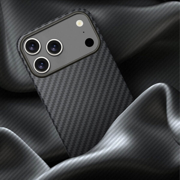 4fea9d3a-18b9-4314-a658-f81bc8e5aca8 Orginal mobile cover for iphone